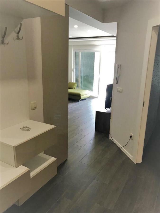 Modern New Apartment In Makarska Eksteriør billede